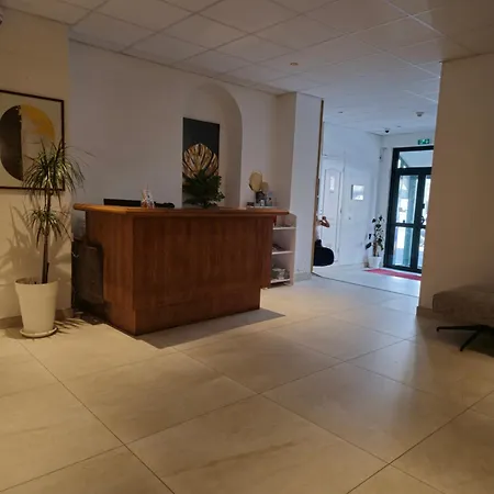 Hotel L'alsace-gare Sncf 2*
